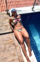 667040461: Chica busca chico en Sevilla