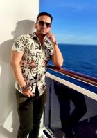 604461063: Chico busca chica en Barcelona