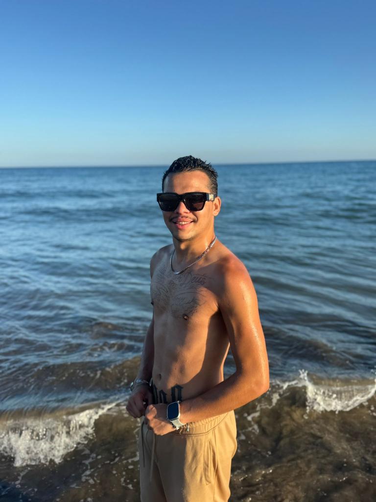 Chico busca chica en Las Palmas: 