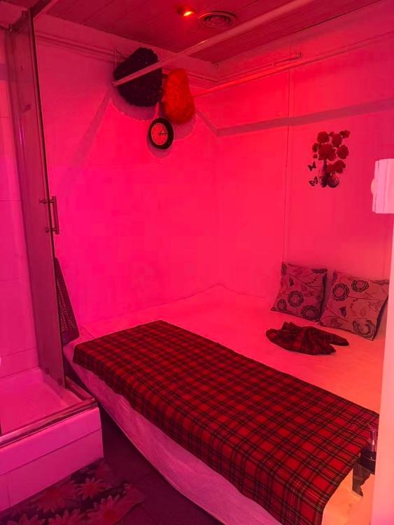 Chica busca chico en Barcelona: 