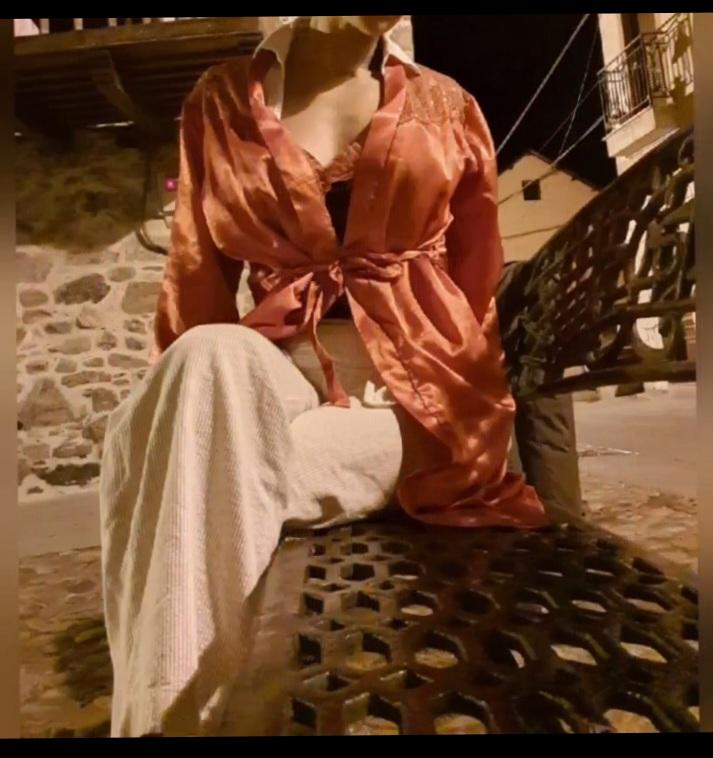 663778937: Chica busca chico en Almería