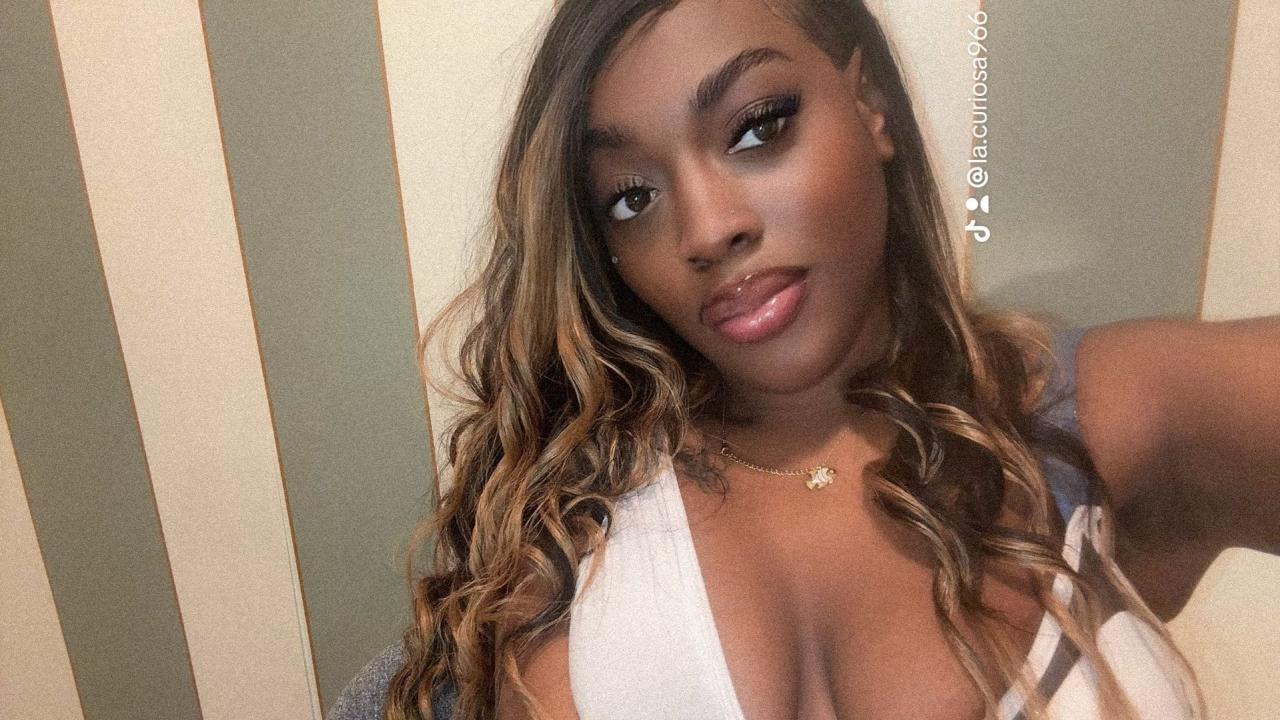 613849347: Chica busca chico en Sevilla