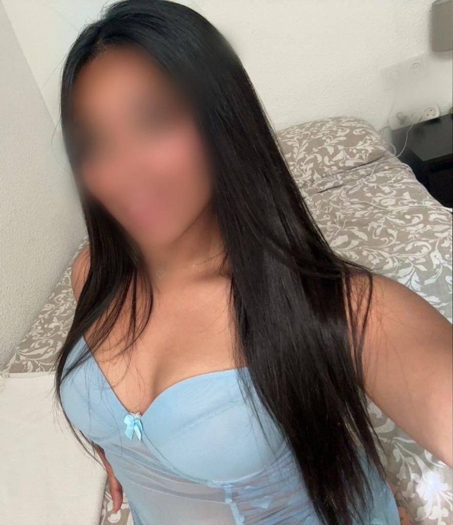 667787026: Chica busca chico en Cádiz