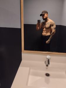 661549831: Chico busca chica en Cádiz