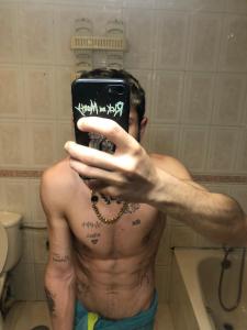 610325639: Chica busca chico en Málaga