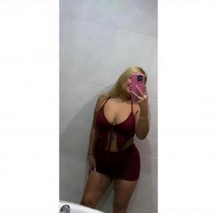 654798258: Chica busca chico en Barcelona