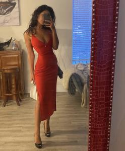 613478459: Chica busca chico en Ibiza