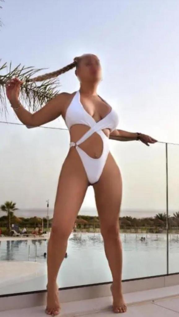 687708401: Chica busca chico en Sevilla