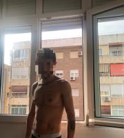 610325639: Chica busca chico en Málaga