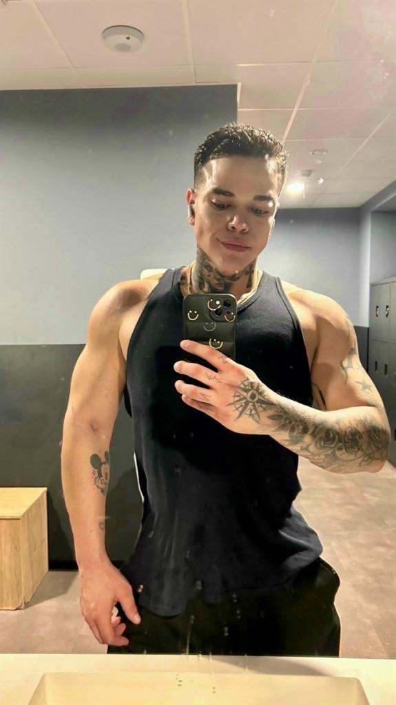 636457303: Chico busca chica en Cádiz