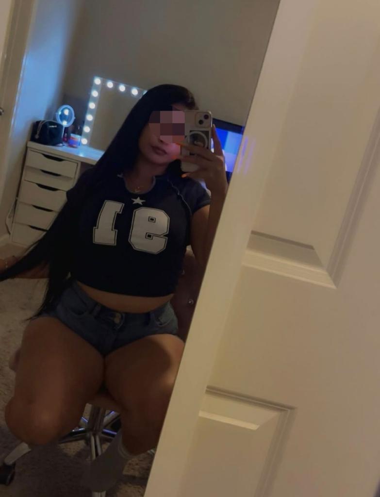 697705984: Chica busca chico en La Coruña