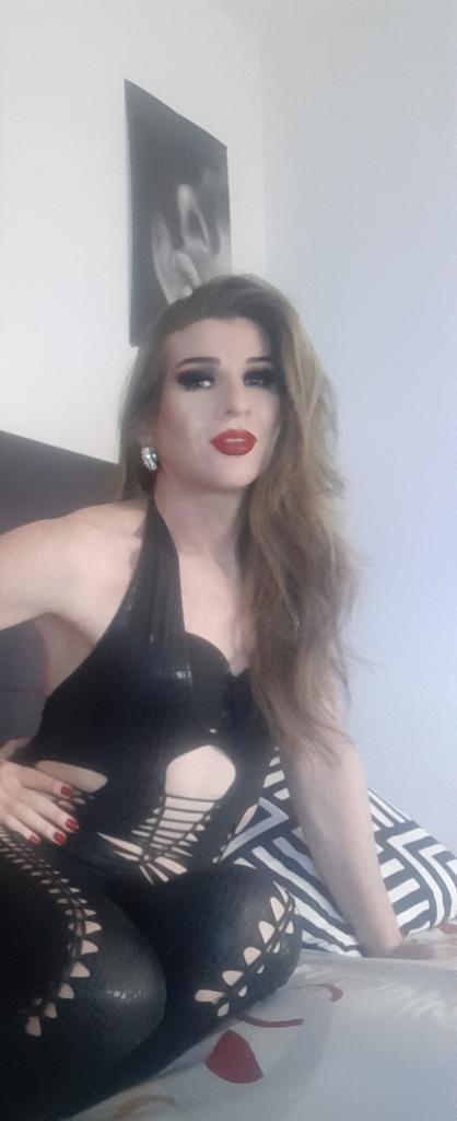611277412: Transexual en León
