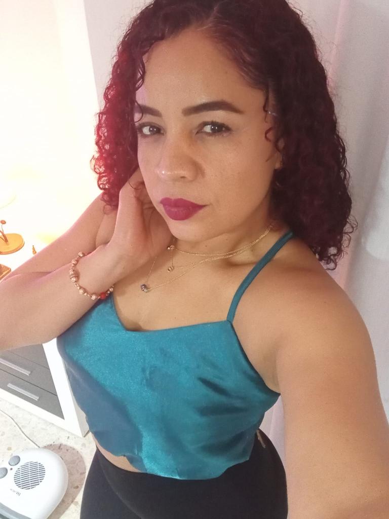 611245993: Chica busca chico en Cádiz