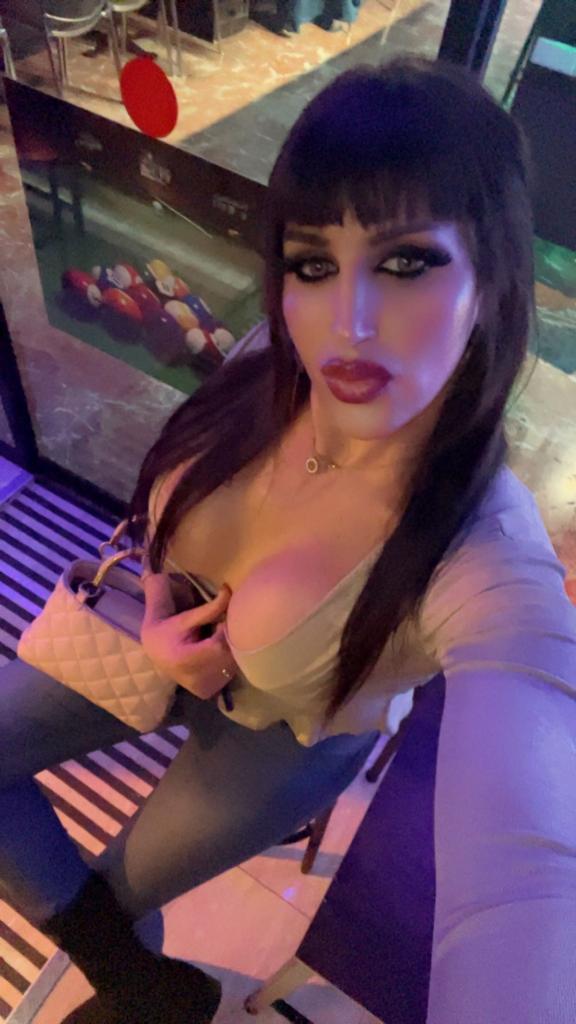 614772445: Travesti en Barcelona