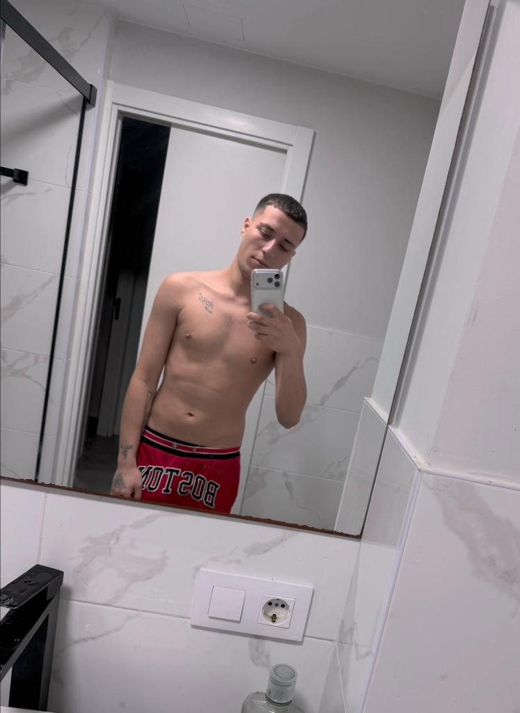 624968540: Chico busca chica en La Coruña