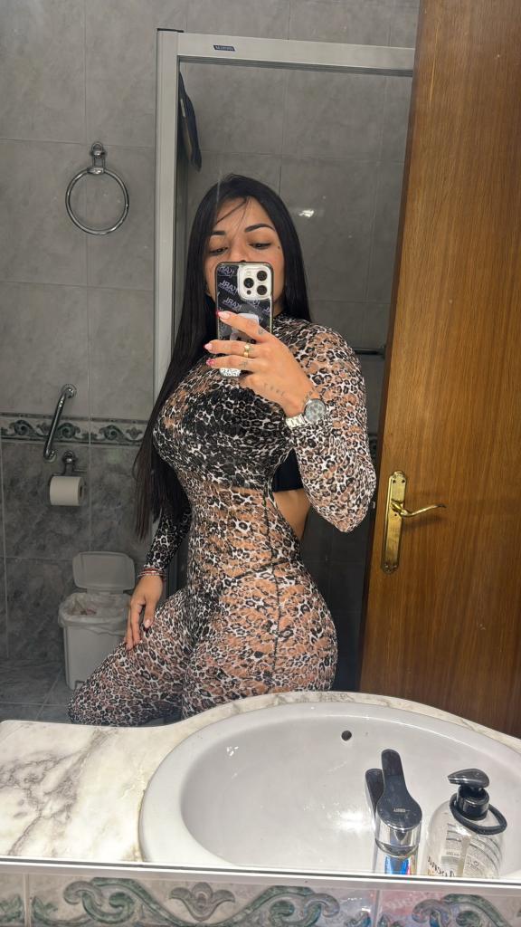 652010357: Chica busca chico en La Coruña