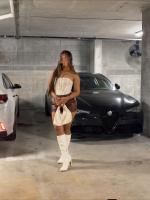 643881305: Chica busca chico en Granada