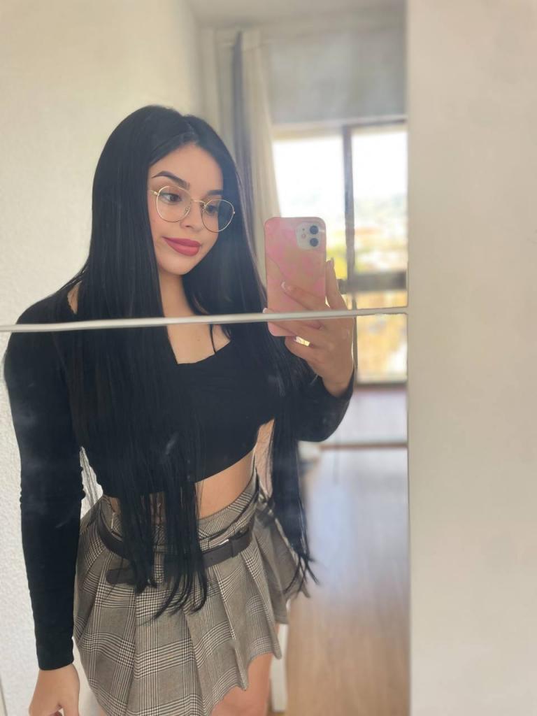 645686544: Chica busca chico en Cádiz