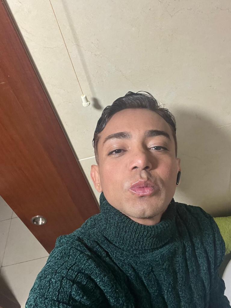 663534912: Chico busca chica en Granada