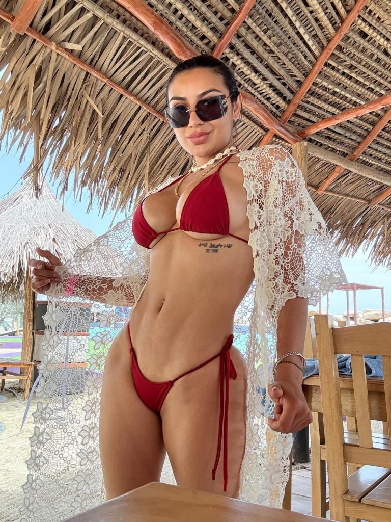 Chica busca chico en Ibiza: Chica busca chico