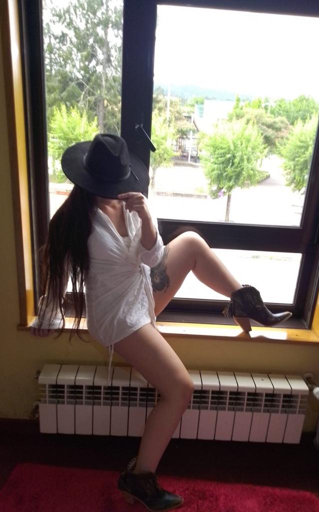 685163549: Chica busca chico en La Coruña