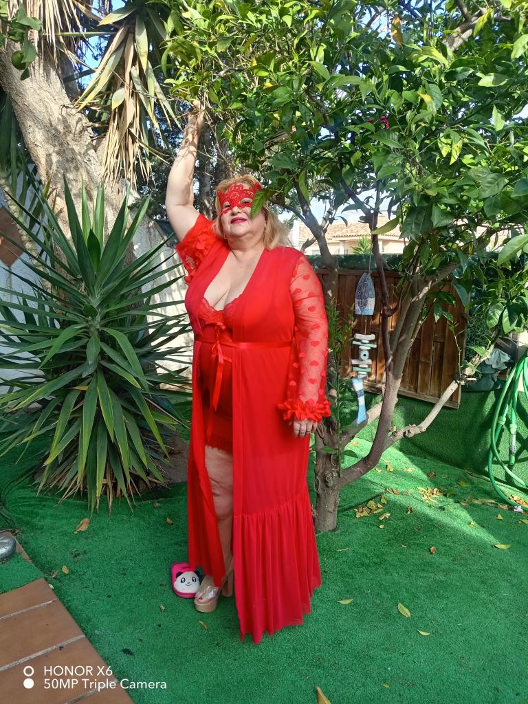 Chica busca chico en Alicante: Chica busca chico