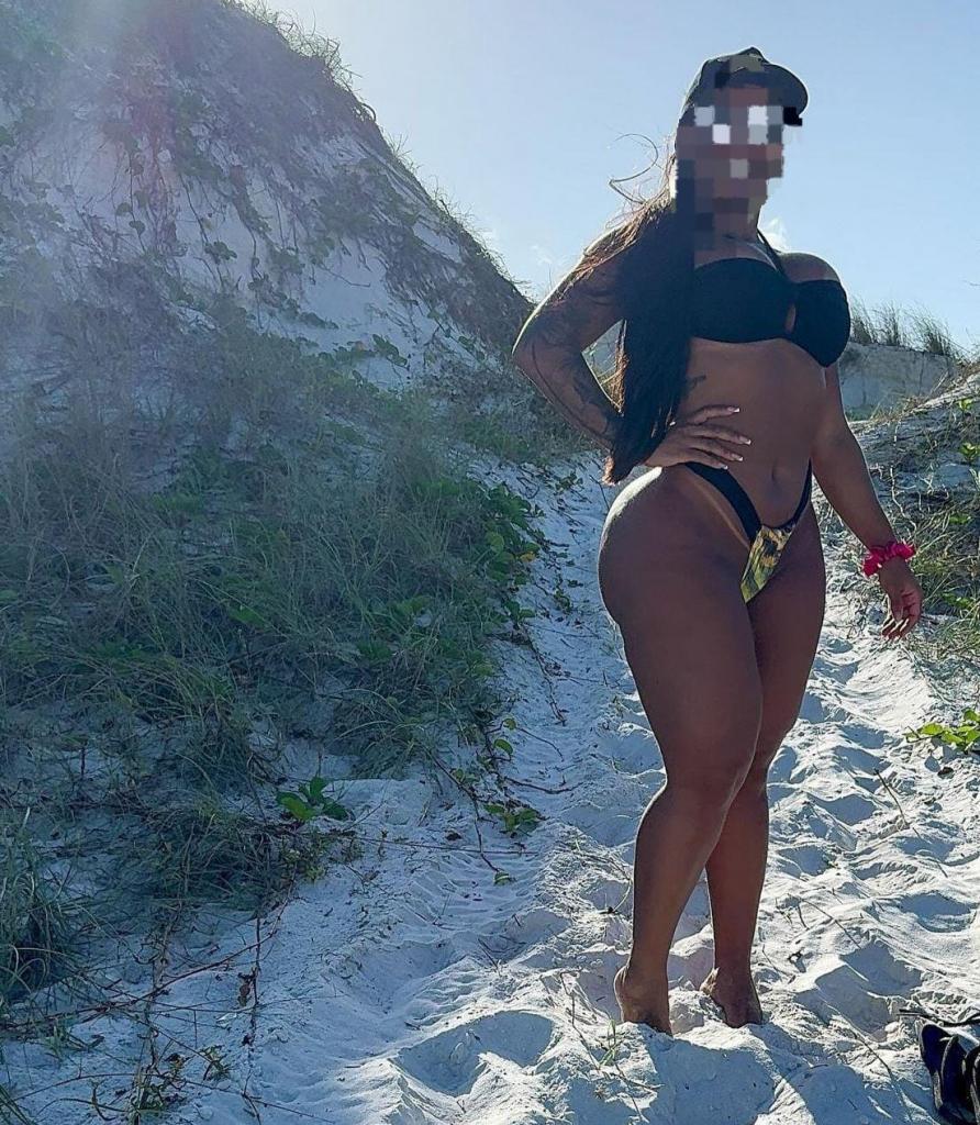 Chica busca chico en Cádiz: 