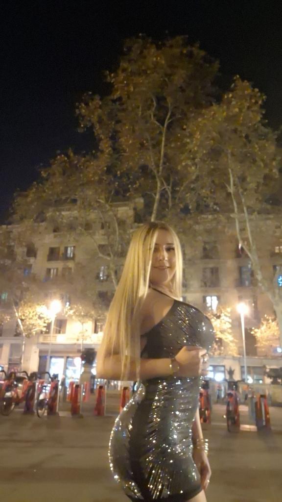 Chica busca chico en Barcelona: Chica busca chico