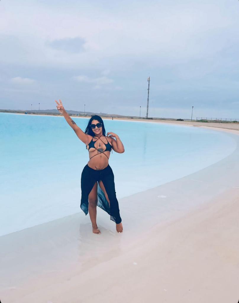 663521053: Chica busca chico en Madrid