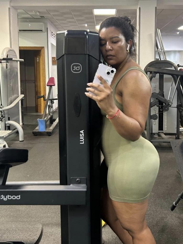 Chica busca chico en Tenerife: 