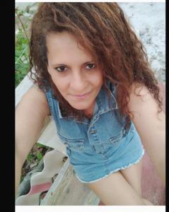 641054119: Chica busca chico en La Coruña