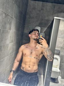 652164129: Chico busca chica en Madrid