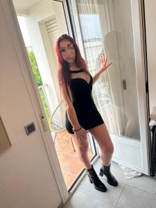 677321070: Chica busca chico en Málaga