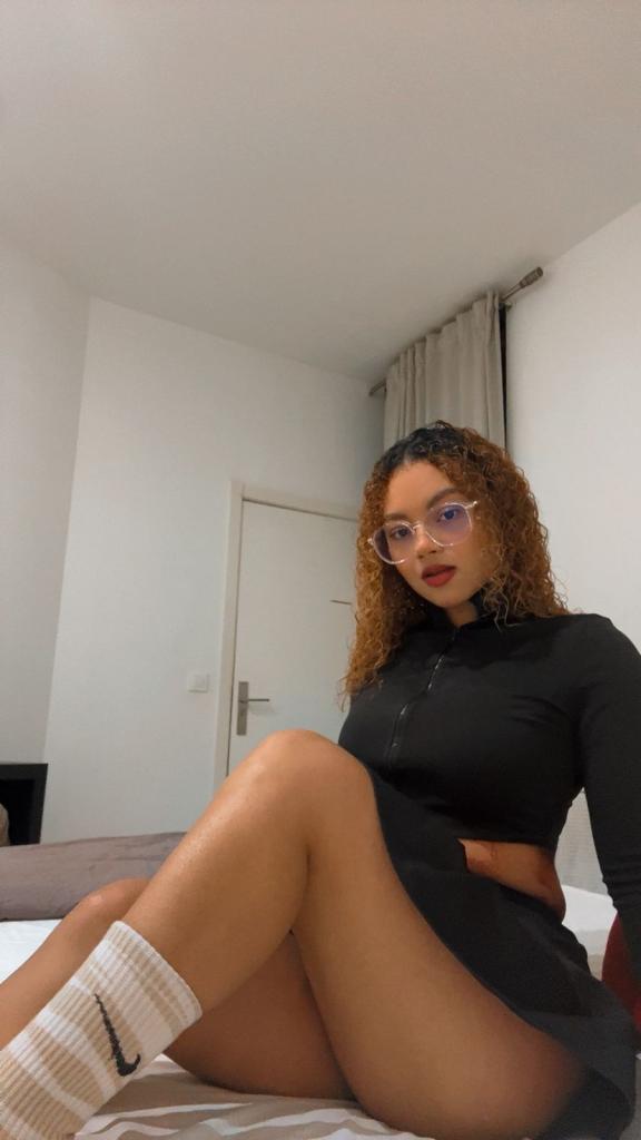 Chica busca chico en La Coruña: Chica busca chico