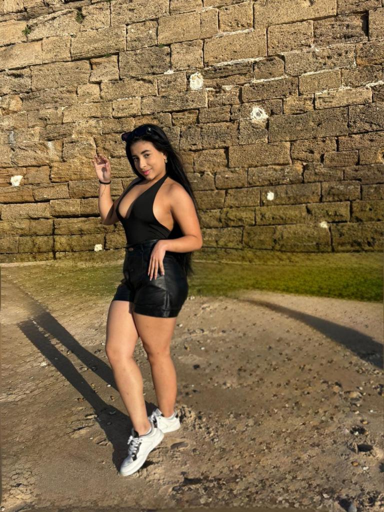 Chica busca chico en Cádiz: 