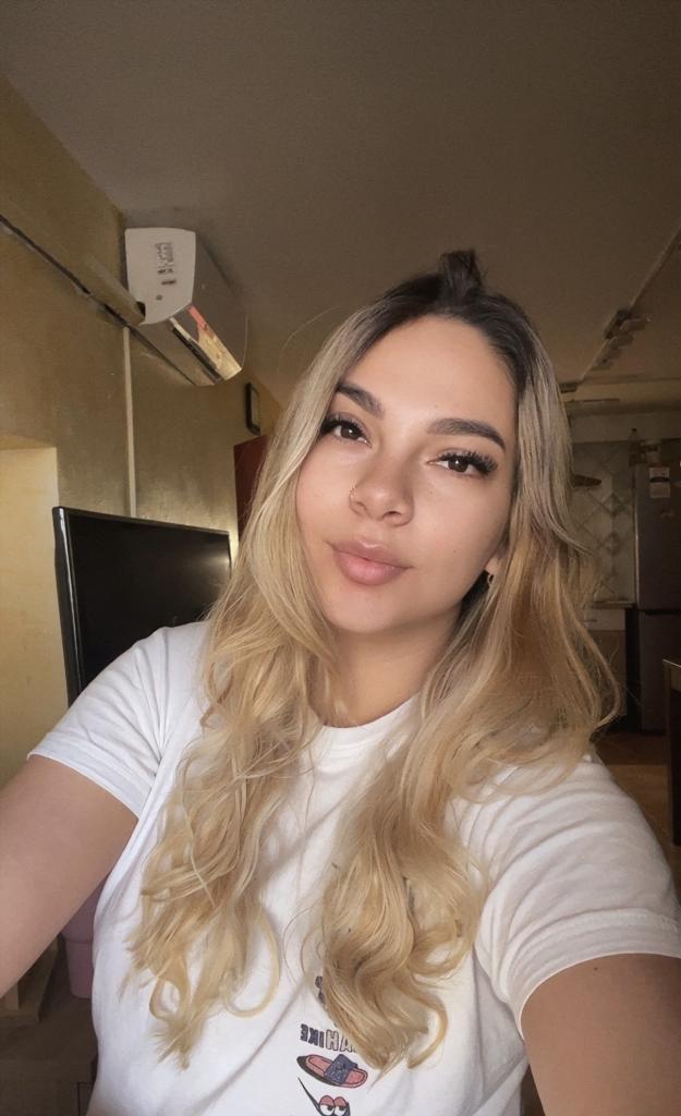 Chica busca chico en Ibiza: Chica busca chico