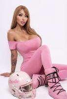 677497927: Chica busca chico en Madrid