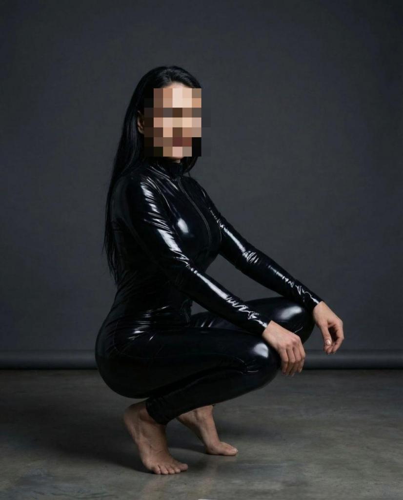 Chica busca chico en Ibiza: 