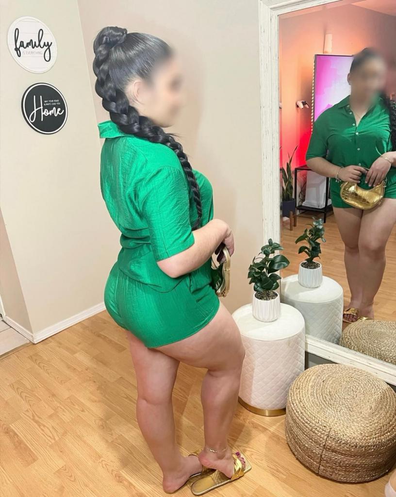 Chica busca chico en Huelva: 