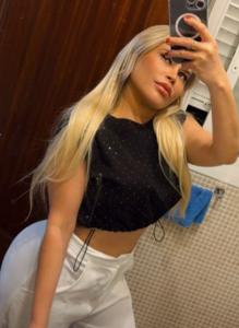 653913486: Chica busca chico en Sevilla