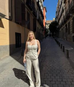 745096367: Chica busca chico en Ciudad Real