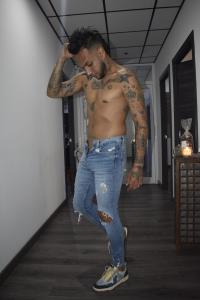 Chico busca chica en Gerona: 