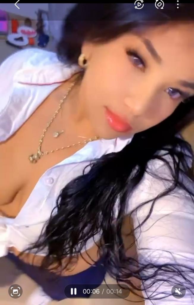 697751470: Chica busca chico en Granada