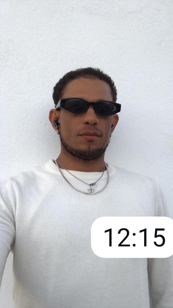 Chico busca chica en Granada: 