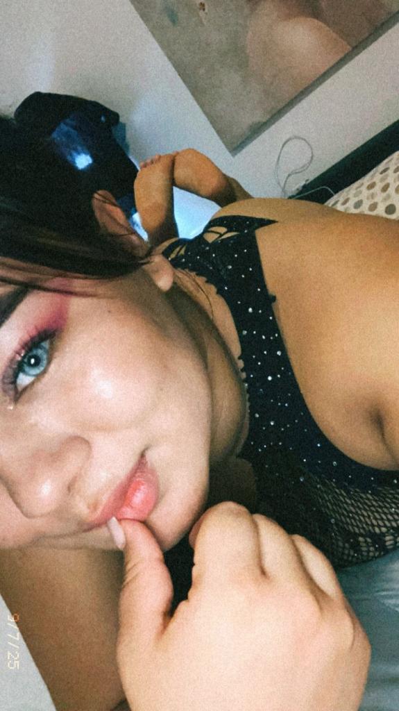 697224319: Chica busca chico en Valencia