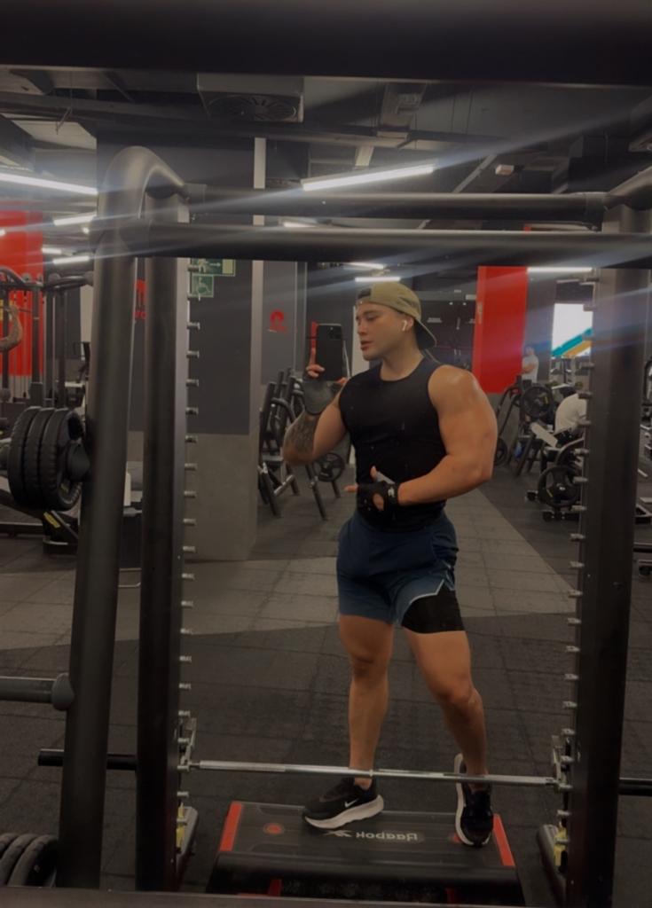 663780321: Chico busca chica en Alicante