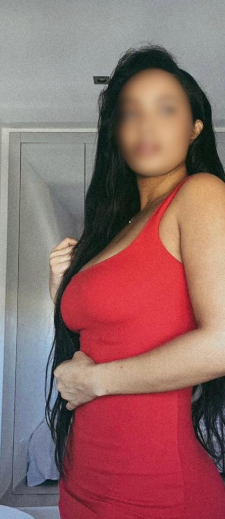 613561886: Chica busca chico en Málaga