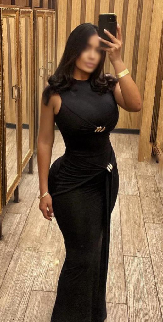 613561886: Chica busca chico en Málaga