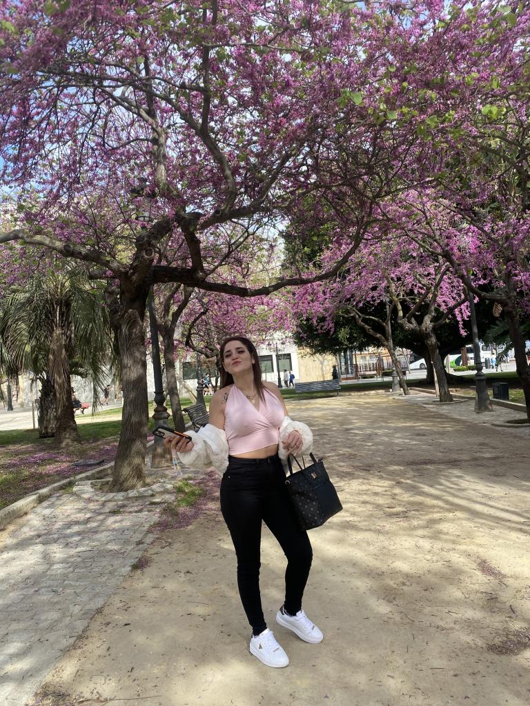 Chica busca chico en Cádiz: 