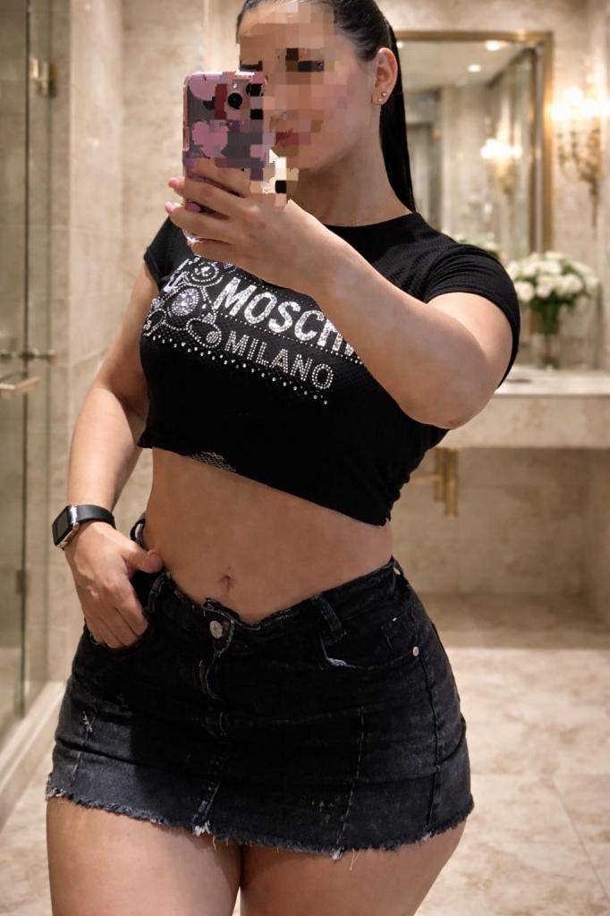 711269920: Chica busca chico en La Coruña